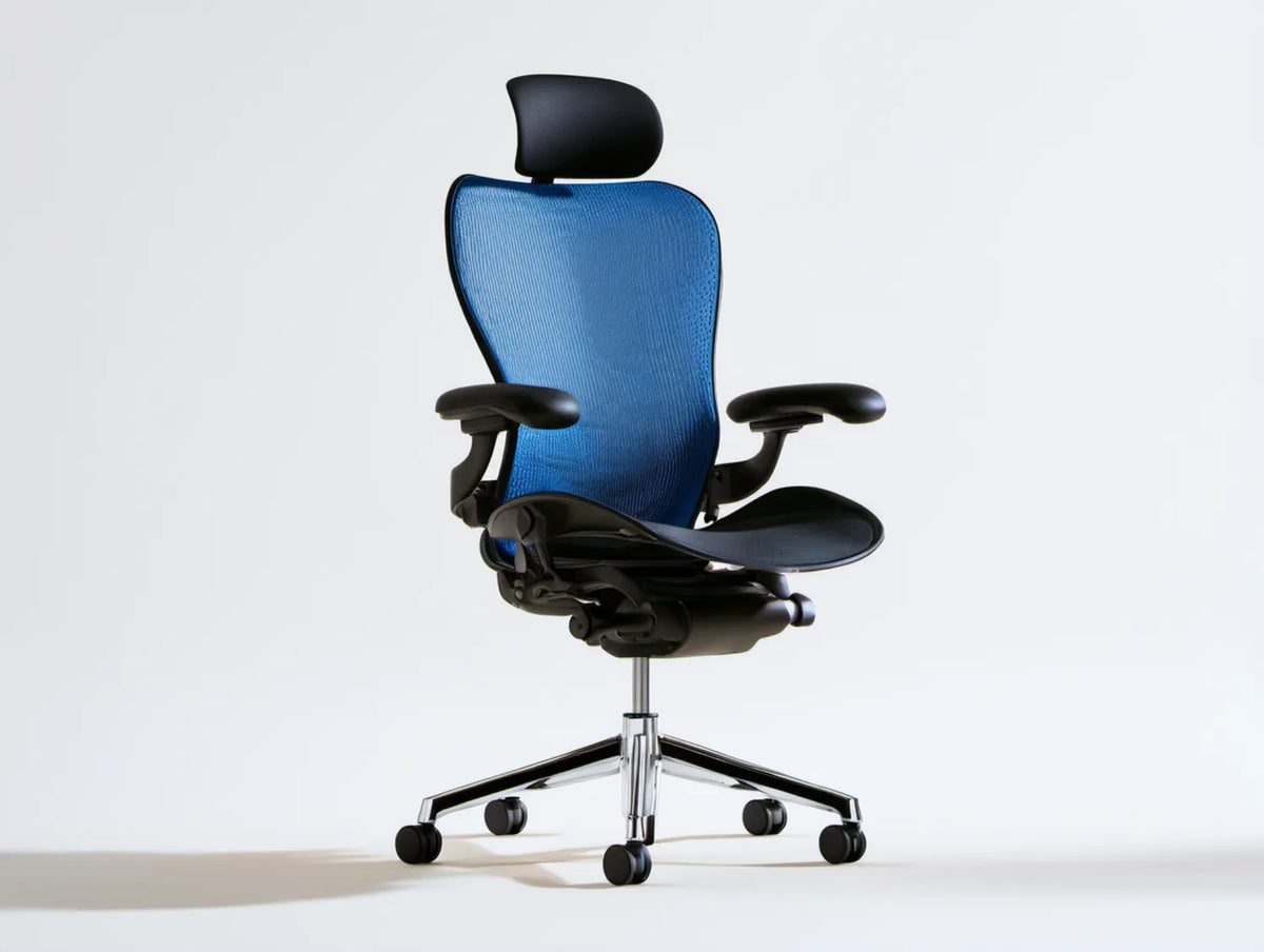 Ergonomiczne krzesło biurowe z zagłówkiem, niebieską siatką i czarną podstawą, 66 x 66 x 118–134 cm