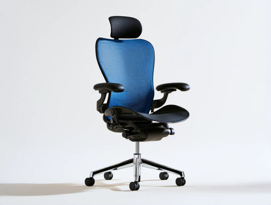 Ergonomiczne krzesło biurowe z zagłówkiem, niebieską siatką i czarną podstawą, 66 x 66 x 118–134 cm